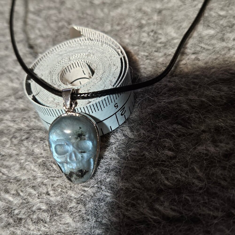 NWOT labradorite gemstone/crystal skull, silver plate, black cord, new